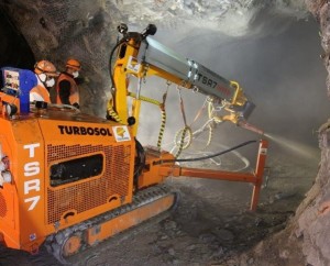Máy phun vảy bê tông gia cố hầm mỏ Turbosol – Italy