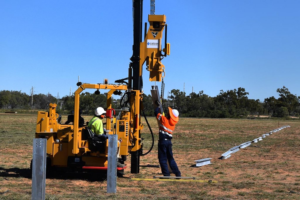 news-image-vermeer-pd10-pile-driver-solar-array-queensland